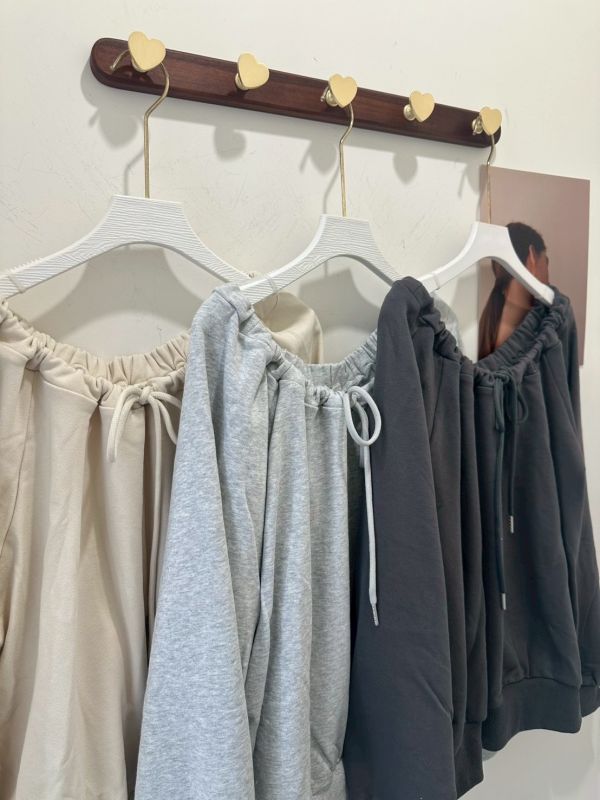 【一字領綁帶上衣】 