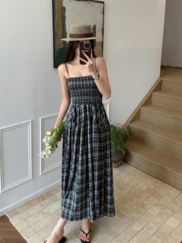 【格紋鬆緊吊帶長洋裝】 