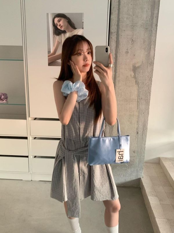 【格紋綁帶吊帶短洋裝】 