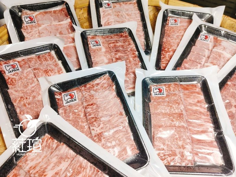 團圓火鍋肉肉組~頂級的享受 奢華的團圓火鍋!!!在家也能享受唷 