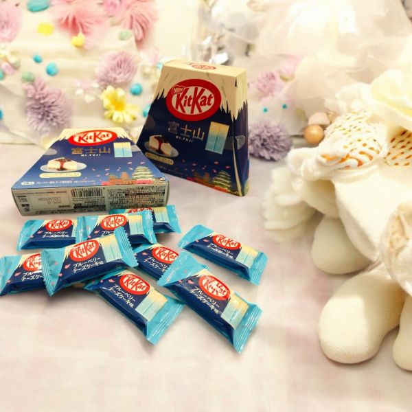 日本連線限定商品~日本正版富士山藍莓起蛋糕巧克力  富士山限定商品 