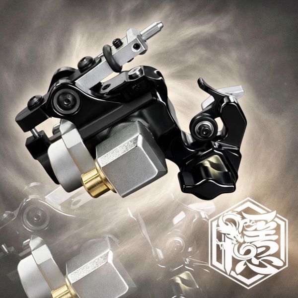 玄武小鋼炮 彈片馬達機 自帶壓針輪 力道足夠 割線打霧通用 免橡皮筋 行程軟硬可調 可轉RCA接孔方向 - 隱龍刺青紋身器材 隱龍專業刺青紋身器材,進口刺青器材,進口紋身器材,進口紋身耗材,進口紋身顏料色料,進口紋身黑色顏料色料,進口紋身彩色顏料色料,紋身電源,紋身線,紋身踏板腳踏,紋身轉印,紋身針,紋身一體針,紋身傳統長針,紋身針嘴,紋身握柄,紋身修護膏,紋身凡士林,紋身保養,紋身機,刺青機,紋身筆型機,紋身馬達機,紋身直驅機,紋身彈片機,紋身線圈機,紋身床,紋身工作車,紋身扶手,紋身用品,紋身套組。