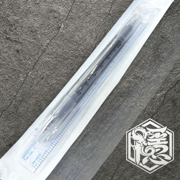 紋身皮膚手術定位筆 皮膚雙頭定稿筆 雙頭皮膚筆 安全衛生 手繪筆 繪圖筆 構圖筆 - 隱龍刺青紋身器材 隱龍專業刺青紋身器材,進口刺青器材,進口紋身器材,進口紋身耗材,進口紋身顏料色料,進口紋身黑色顏料色料,進口紋身彩色顏料色料,紋身電源,紋身線,紋身踏板腳踏,紋身轉印,紋身針,紋身一體針,紋身傳統長針,紋身針嘴,紋身握柄,紋身修護膏,紋身凡士林,紋身保養,紋身機,刺青機,紋身筆型機,紋身馬達機,紋身直驅機,紋身彈片機,紋身線圈機,紋身床,紋身工作車,紋身扶手,紋身用品,紋身套組。