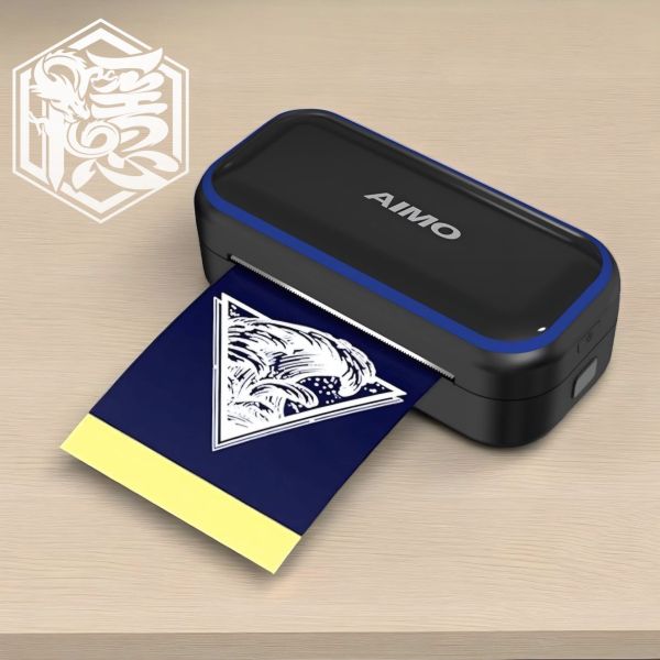新款 小圖專用 迷您版 AIMO 最新代APP無線紋身轉印機 可印打霧漸層與線稿圖 可分割放縮多功能轉印 充電免插線 - 隱龍刺青紋身器材 隱龍專業刺青紋身器材,進口刺青器材,進口紋身器材,進口紋身耗材,進口紋身顏料色料,進口紋身黑色顏料色料,進口紋身彩色顏料色料,紋身電源,紋身線,紋身踏板腳踏,紋身轉印,紋身針,紋身一體針,紋身傳統長針,紋身針嘴,紋身握柄,紋身修護膏,紋身凡士林,紋身保養,紋身機,刺青機,紋身筆型機,紋身馬達機,紋身直驅機,紋身彈片機,紋身線圈機,紋身床,紋身工作車,紋身扶手,紋身用品,紋身套組。