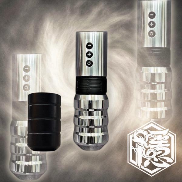 最新版 - POSH APEX 一代 無線短筆 超大容量續航 4.6MM大軸距行程 粗細握柄 刺入觸感強烈 - 隱龍刺青紋身器材 隱龍專業刺青紋身器材,進口刺青器材,進口紋身器材,進口紋身耗材,進口紋身顏料色料,進口紋身黑色顏料色料,進口紋身彩色顏料色料,紋身電源,紋身線,紋身踏板腳踏,紋身轉印,紋身針,紋身一體針,紋身傳統長針,紋身針嘴,紋身握柄,紋身修護膏,紋身凡士林,紋身保養,紋身機,刺青機,紋身筆型機,紋身馬達機,紋身直驅機,紋身彈片機,紋身線圈機,紋身床,紋身工作車,紋身扶手,紋身用品,紋身套組。