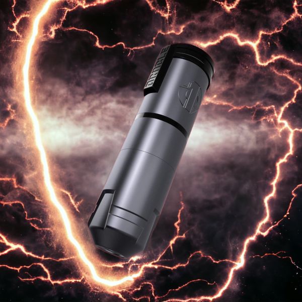 全新規格 - 雙電源 神諭無線筆型機 - 偏心軸距可替換 - 高級套裝全套組 - 三款色系可選 - 隱龍刺青紋身器材 隱龍專業刺青紋身器材,進口刺青器材,進口紋身器材,進口紋身耗材,進口紋身顏料色料,進口紋身黑色顏料色料,進口紋身彩色顏料色料,紋身電源,紋身線,紋身踏板腳踏,紋身轉印,紋身針,紋身一體針,紋身傳統長針,紋身針嘴,紋身握柄,紋身修護膏,紋身凡士林,紋身保養,紋身機,刺青機,紋身筆型機,紋身馬達機,紋身直驅機,紋身彈片機,紋身線圈機,紋身床,紋身工作車,紋身扶手,紋身用品,紋身套組。