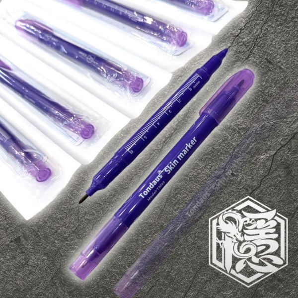 紋身皮膚手術定位筆 皮膚雙頭定稿筆 雙頭皮膚筆 安全衛生 手繪筆 繪圖筆 構圖筆 - 隱龍刺青紋身器材 隱龍專業刺青紋身器材,進口刺青器材,進口紋身器材,進口紋身耗材,進口紋身顏料色料,進口紋身黑色顏料色料,進口紋身彩色顏料色料,紋身電源,紋身線,紋身踏板腳踏,紋身轉印,紋身針,紋身一體針,紋身傳統長針,紋身針嘴,紋身握柄,紋身修護膏,紋身凡士林,紋身保養,紋身機,刺青機,紋身筆型機,紋身馬達機,紋身直驅機,紋身彈片機,紋身線圈機,紋身床,紋身工作車,紋身扶手,紋身用品,紋身套組。