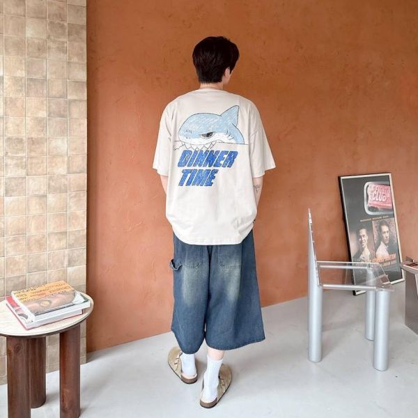 【現貨】DINNER TIME 鯊魚插畫印花短Tee 