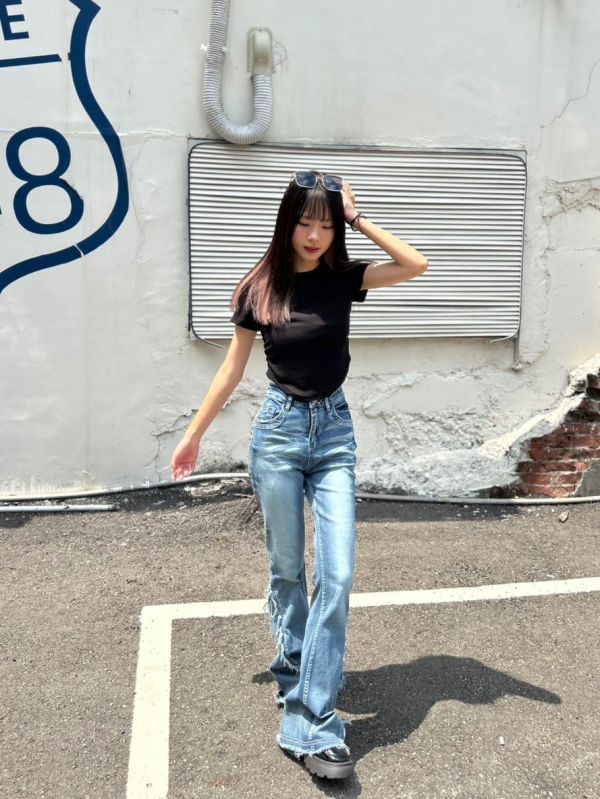 【現貨】刷色抽鬚剪接喇叭褲 