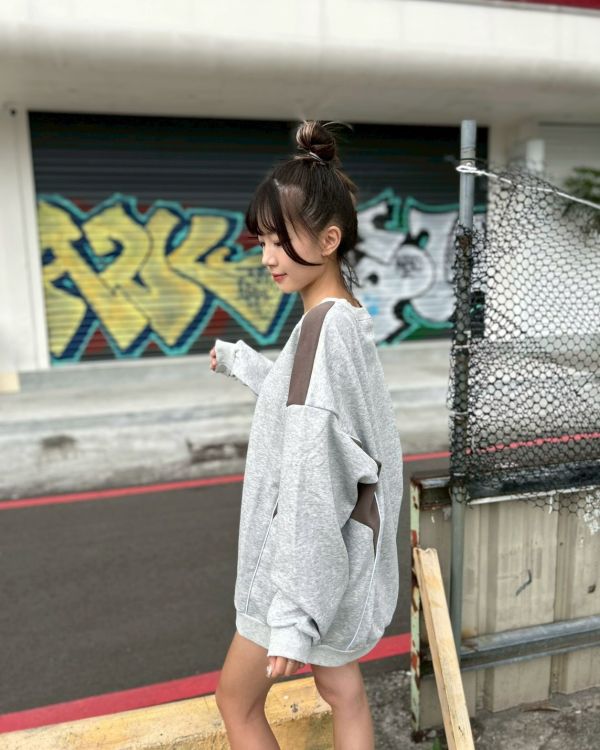 【預購】YX銀膠拼接大學Tee 