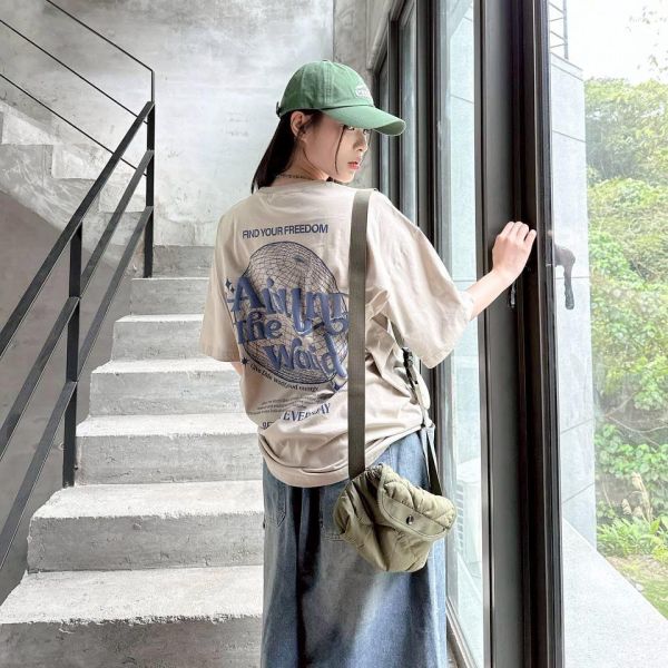 【現貨】發泡字型球形構圖短Tee 