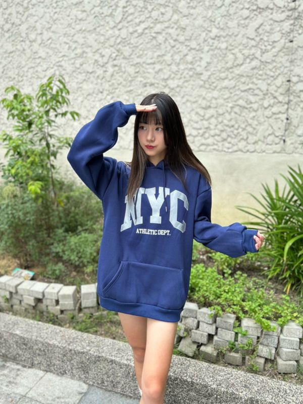 【現貨】NYC英字短絨刷毛帽Tee 