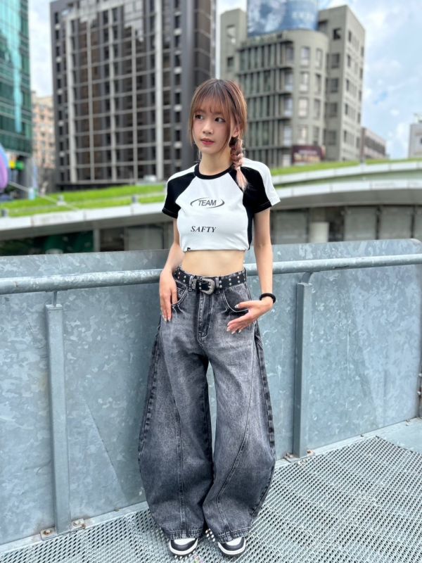 【現貨】TEAM美式撞色英字短版上衣 