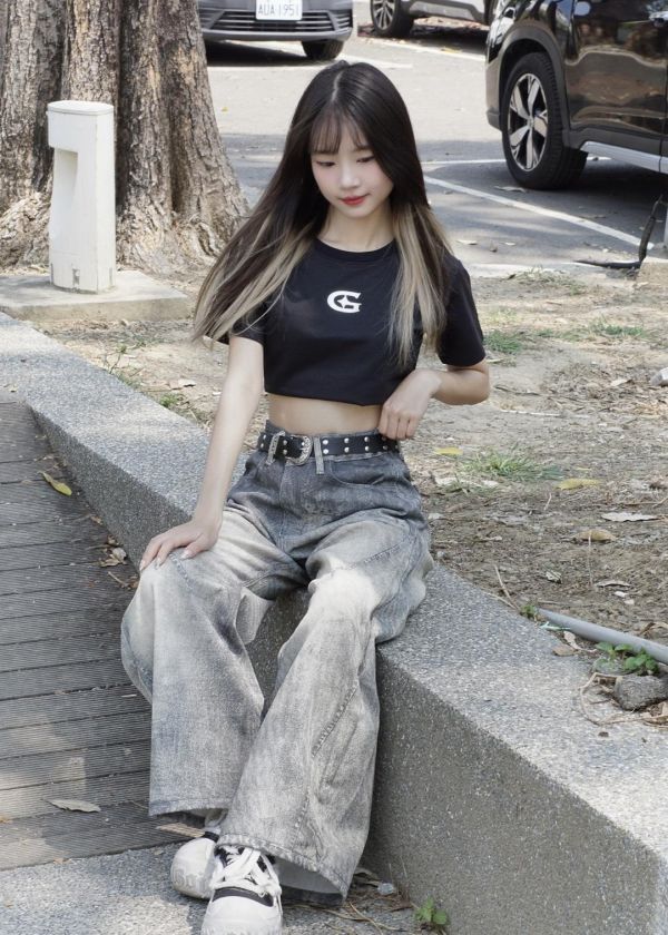 現貨【腿型升級器】美式髒染水洗彎刀褲 