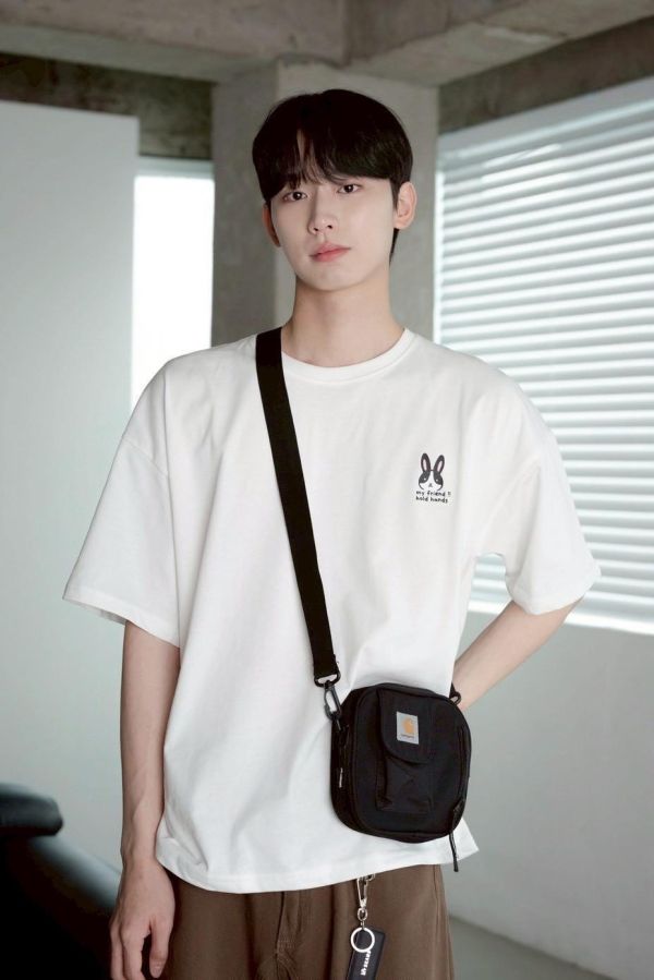 【現貨】兔子環繞印花短Tee 