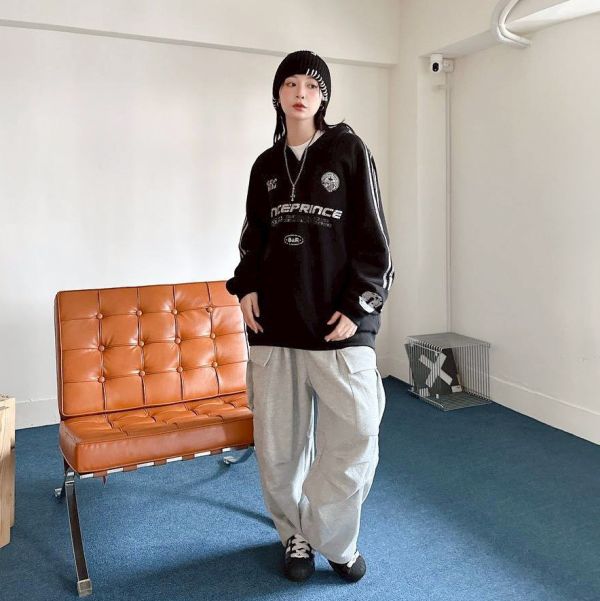 SINCEPRINCE斑駁字體拉鍊POLO衫 