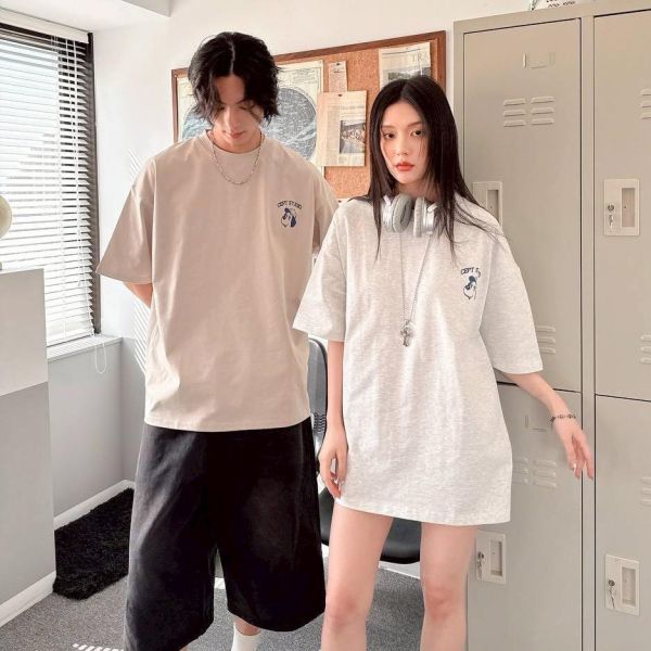 【現貨】.狗狗字母印花短Tee 