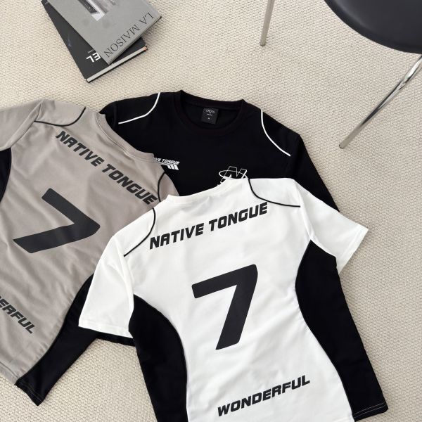 【現貨】NATIVE TONGUE賽車風7號Tee 