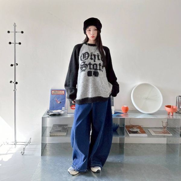 歌德字撞色拼接袖馬海毛毛衣 