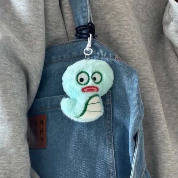 【現貨】大眼搞怪蛇吊飾 