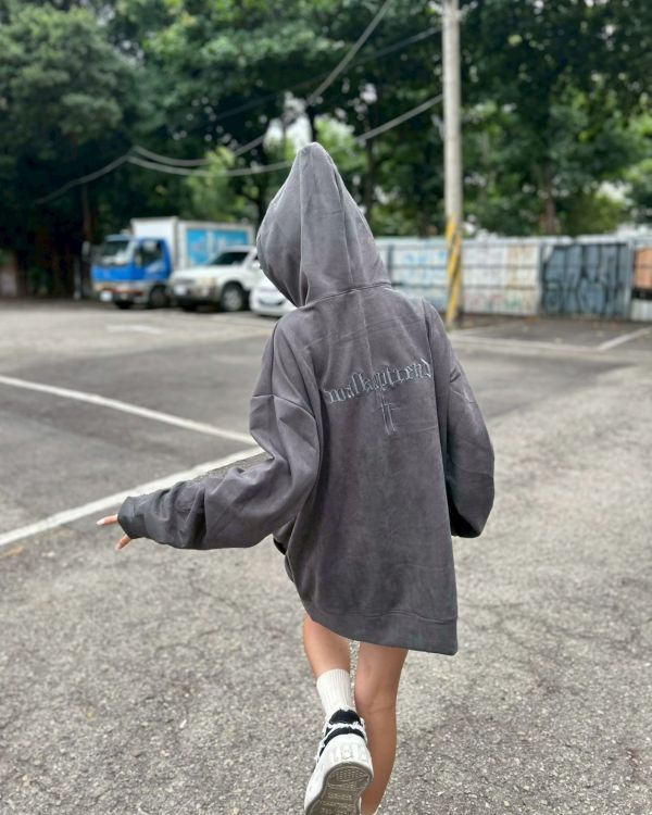 【現貨】歌德刺繡麂皮帽Tee 