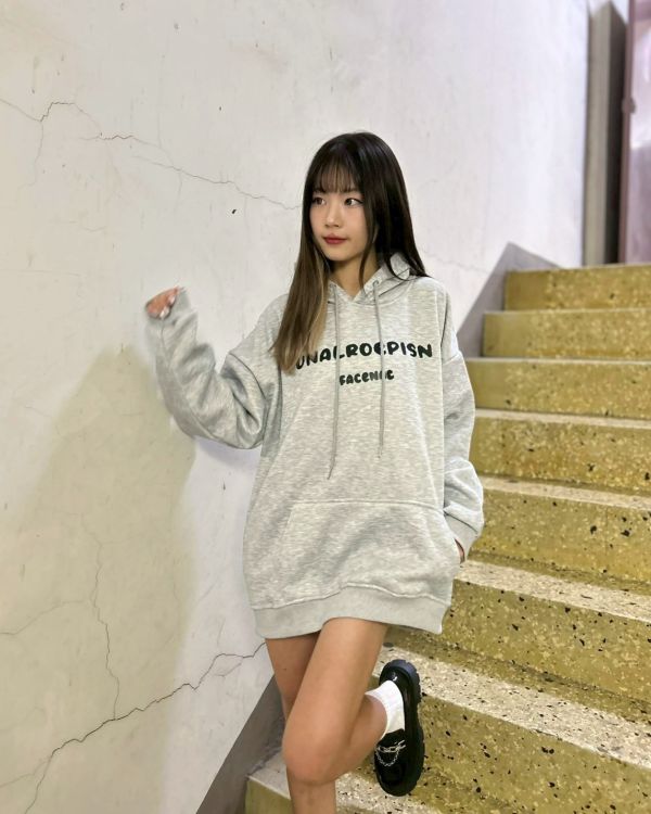 【現貨】重磅英字UNALROEPISN牛奶絨帽Tee 