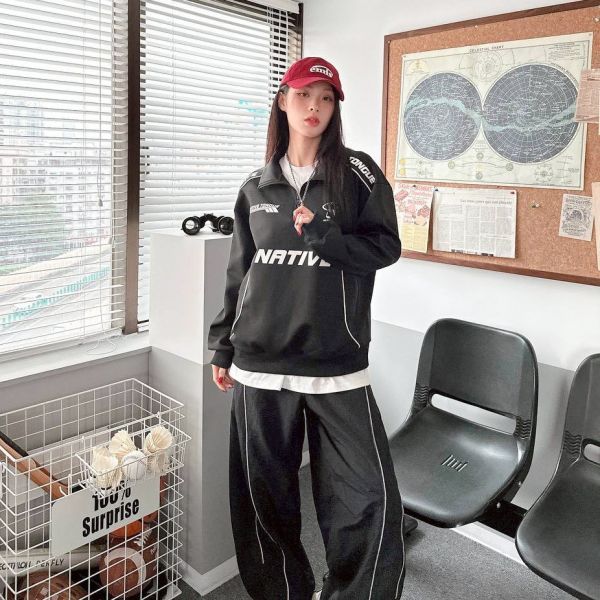 NATIVE賽車風高領衛衣 