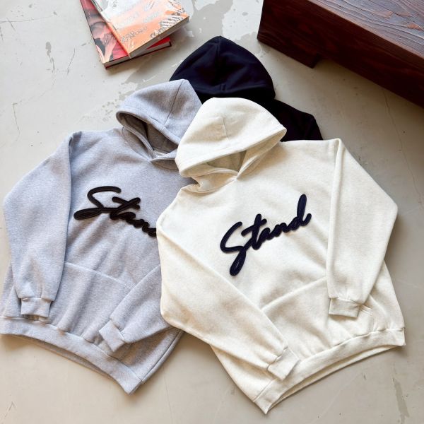 stand立體貼布刷毛帽Tee 