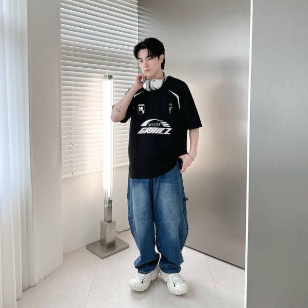 【預購】賽車風徽章印花Tee 