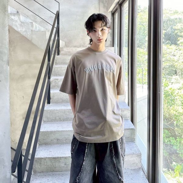 【SORONA®現貨】發泡螺旋哥德字涼感Tee 