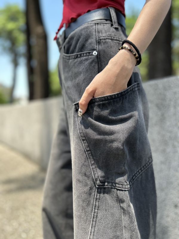 【現貨】大口袋拼接牛仔彎刀褲 