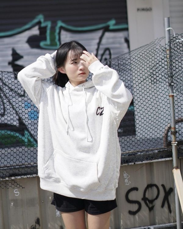 現貨【牛奶暖絨】潑墨塗鴉牛奶絨帽Tee 