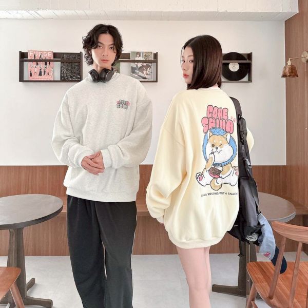 CONE SHIVA插畫感柴犬印花刷毛大學Tee 