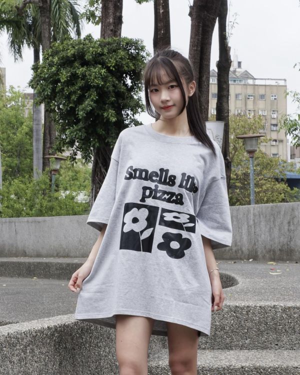 【現貨】花朵字母印花短Tee 