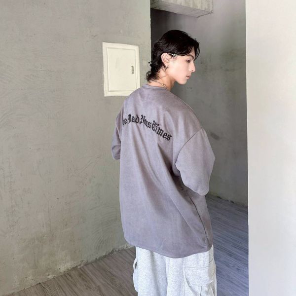 【預購】The Bad News Gimes刺繡哥德字麂皮Tee 