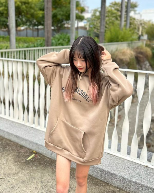 【現貨】GOODVIBESONLY英字刷毛帽Tee 