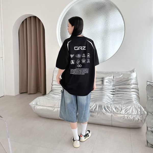 【預購】賽車風徽章印花Tee 