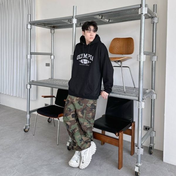 OLYMPIA貼布繡刷毛帽Tee 