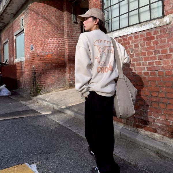 CROSS麵包貓咪刷毛大學Tee 