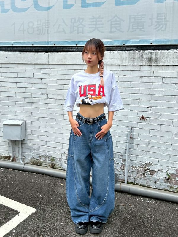 【現貨+預購】大口袋拼接牛仔彎刀褲 