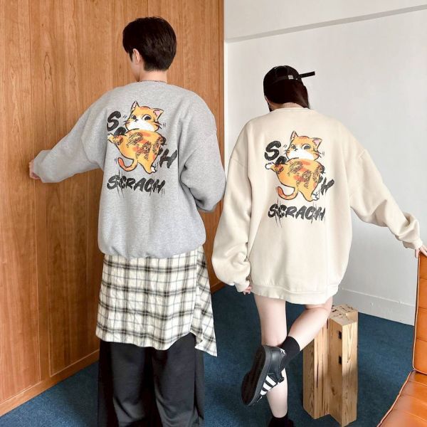 SCRACH插畫感貓咪刷毛大學Tee 