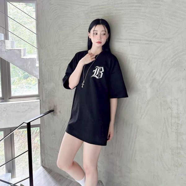 【預購】The Bad News Gimes刺繡哥德字麂皮Tee 