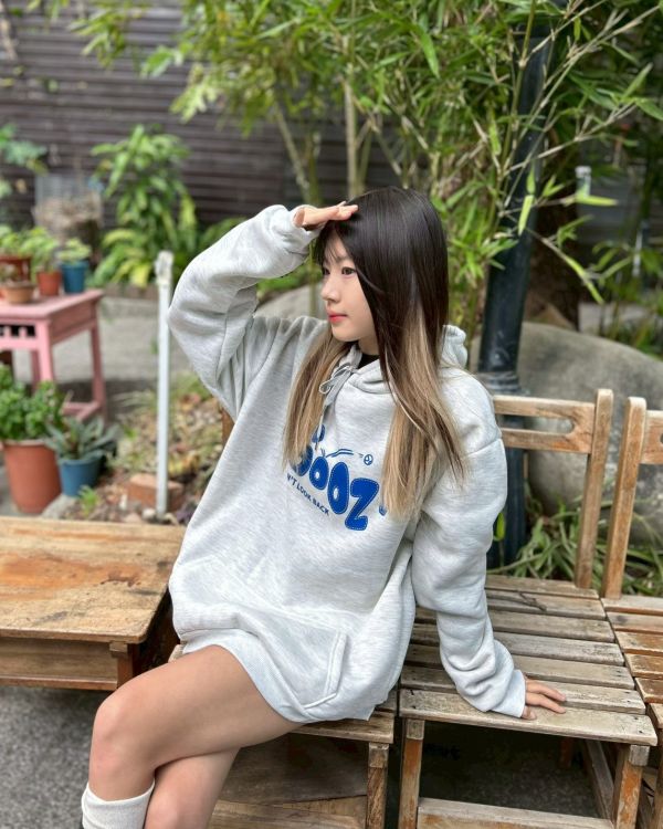 【現貨】軟萌GOOZI英字刷毛帽Tee 