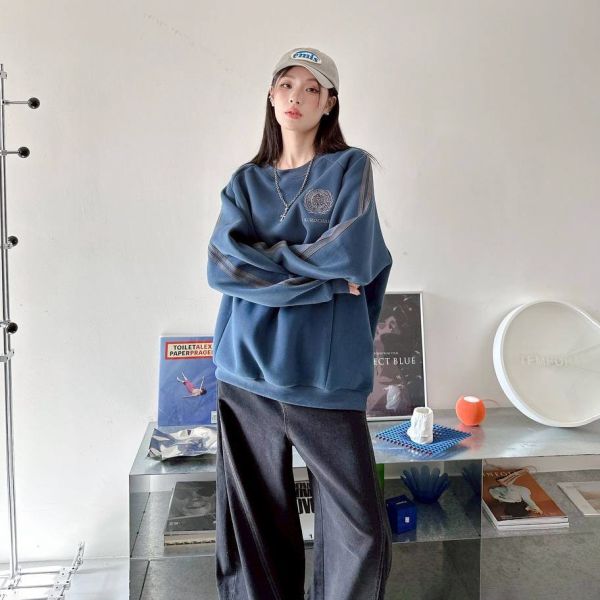 假兩件織帶刺繡刷毛大學Tee 