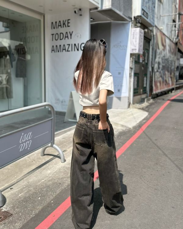 【現貨+預購】車線刷色牛仔彎刀褲 