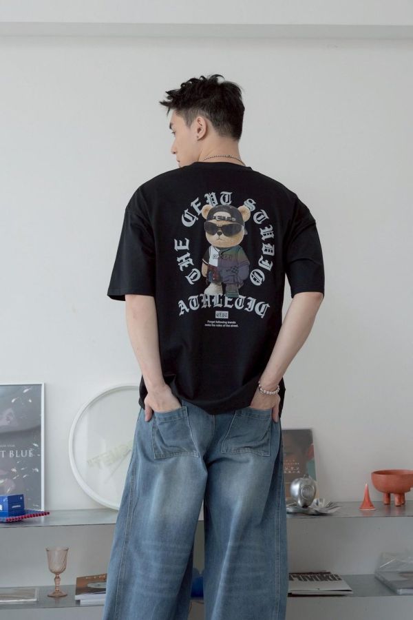 【SORONA®】哥德字反光熊涼感短Tee 