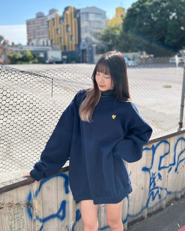 【現貨】愛心笑臉刺繡刷毛大學Tee 