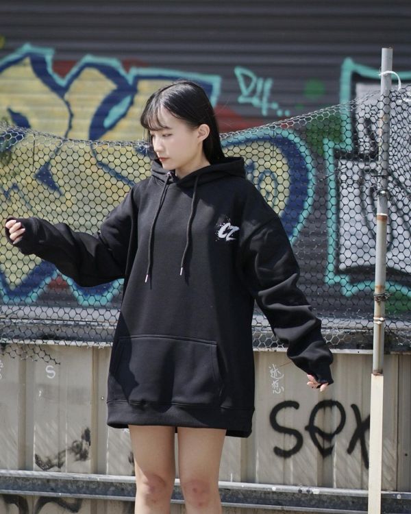 現貨【牛奶暖絨】潑墨塗鴉牛奶絨帽Tee 