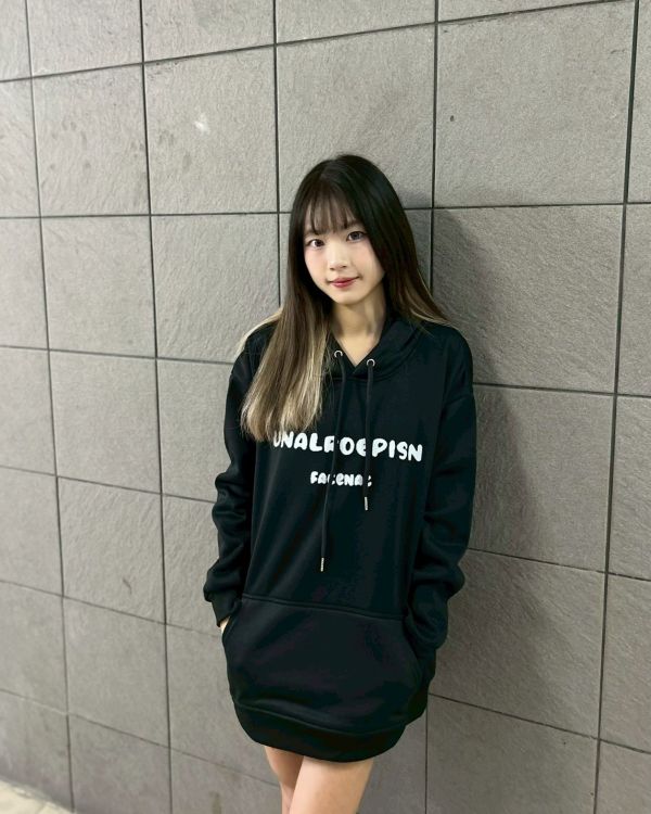 【現貨】重磅英字UNALROEPISN牛奶絨帽Tee 