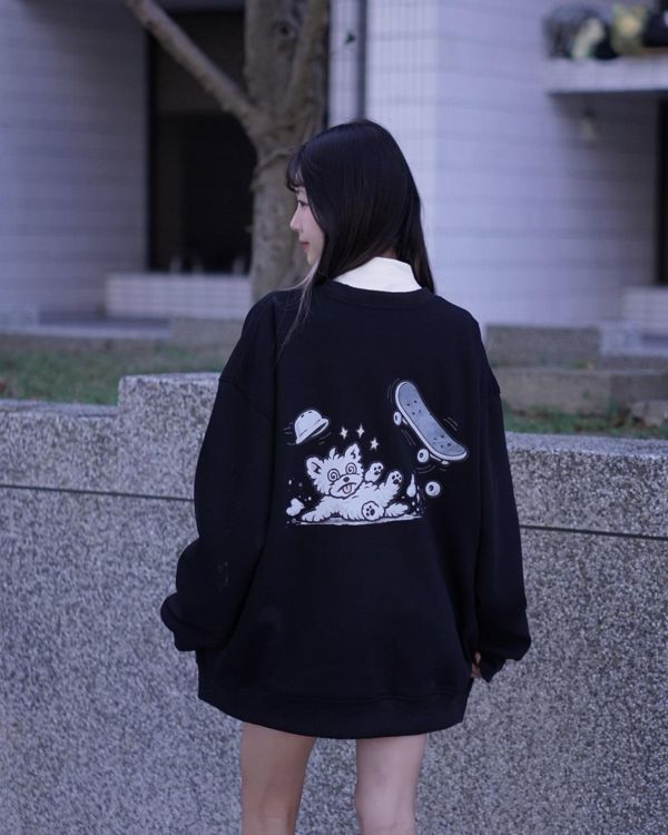 現貨【牛奶暖絨】跌倒狗狗牛奶絨大學Tee 